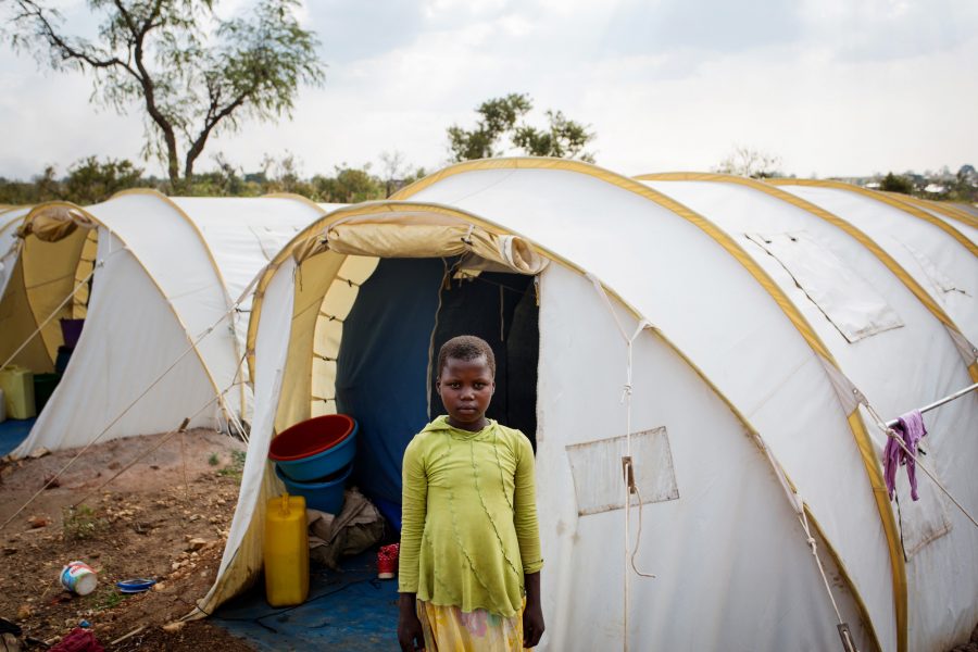 coronavirus-in-africa-girl-in-camp.jpg-900x600