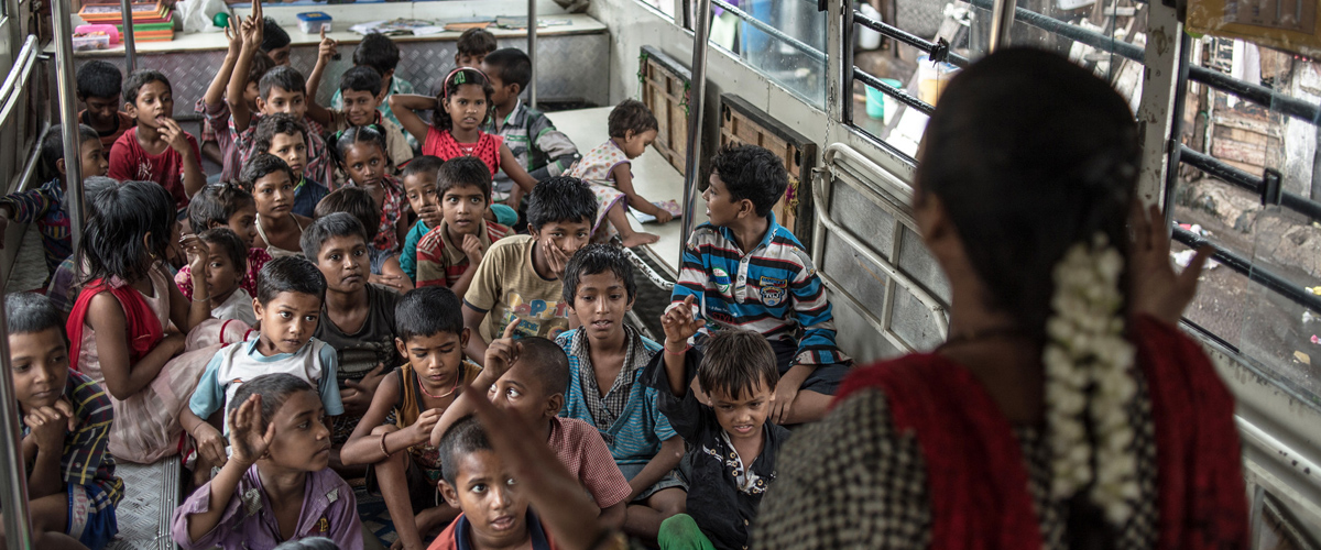 school-on-wheels-700x466