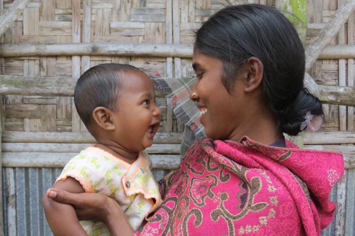 motherhood-bangladesh-700x466