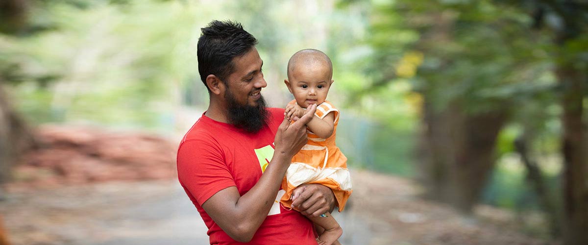 Abubakar-a-male-champion-with-his-daughter