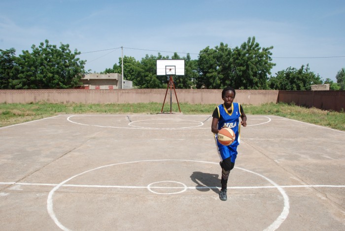 girl-basketball-700x469