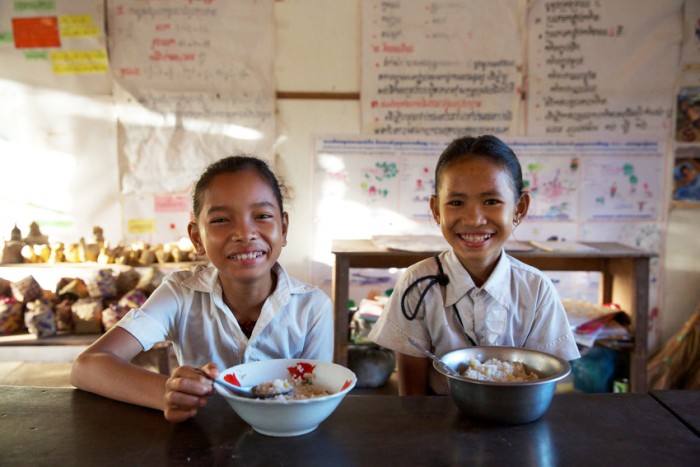 no-hunger-girls-eating-700x467